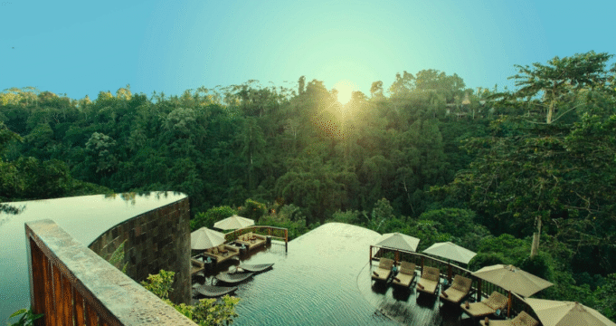 Nikmati Makan Malam Romantis di Bawah Bintang di Hanging Gardens of Bali, Ubud