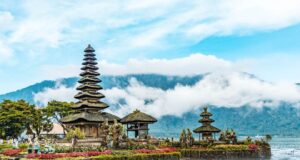 Bali, yang dikenal sebagai "Pulau Dewata," selalu menjadi destinasi utama bagi para pelancong yang mencari keindahan alam.