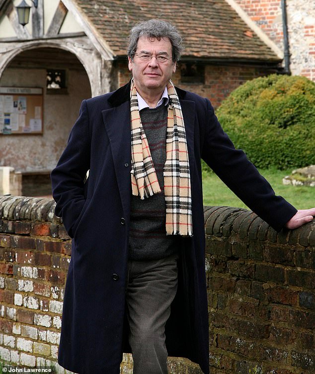 Peter Bassano (foto), foto di sini di luar di St John the Baptist Church di Little Missenden, Buckinghamshire pada Februari 2011, meninggal pada usia 79 tahun pada Februari tahun ini