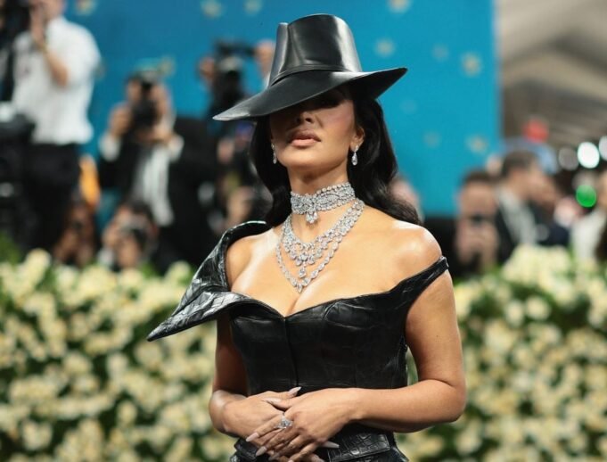 Kim Kardashian Menghadiri Met Gala 2025 