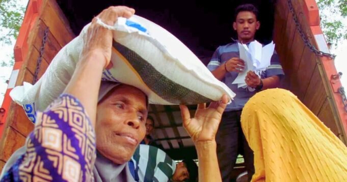 Indonesia Akan Sediakan 360 Ton Beras untuk Warga Miskin