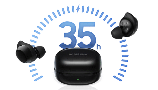 Samsung Galaxy Buds Core dalam warna hitam, dengan grafik '35H' berwarna biru untuk menunjukkan daya tahan baterai yang lebih baik, dengan latar belakang putih