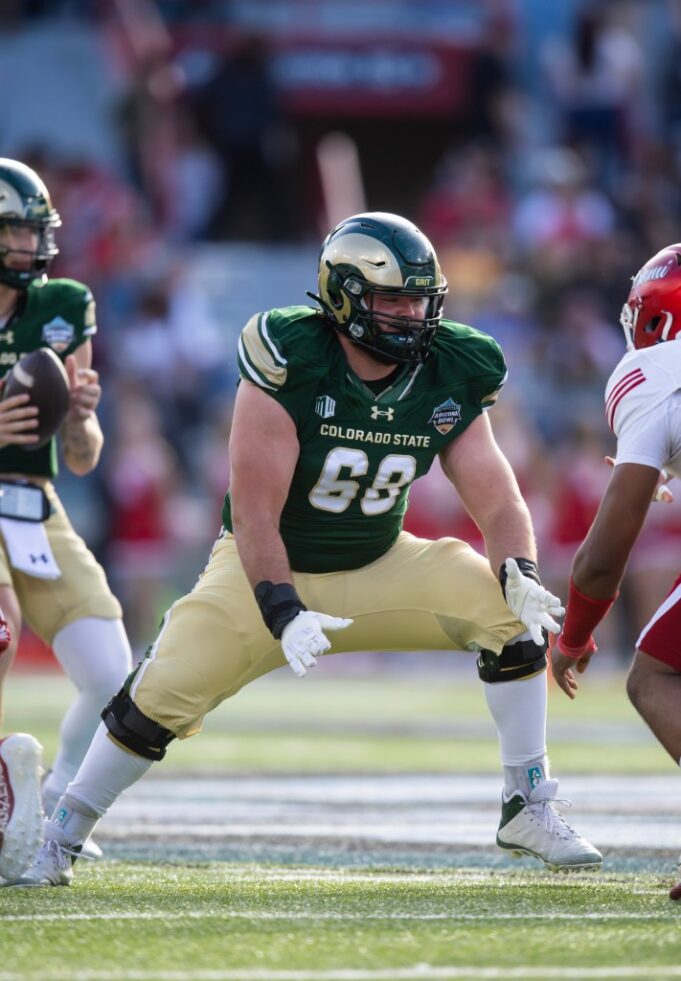 Lineman ofensif Colorado State Rams Drew Moss (68) melawan Miami (OH) Redhawks selama Snoop Dogg Arizona Bowl di Arizona Stadium. 