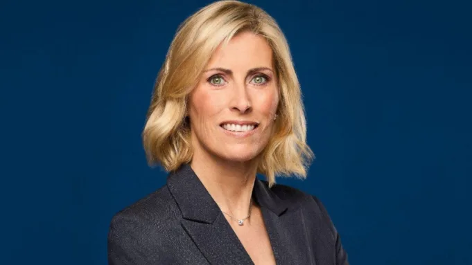 Berita CBS menetapkan Tanya Simon sebagai '60 Minutes 'EP setelah Bill Owens Keberangkatan
