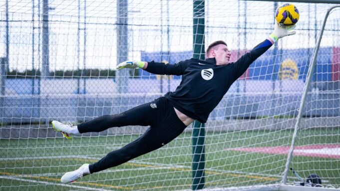 Ter Stegen in Barcelona training