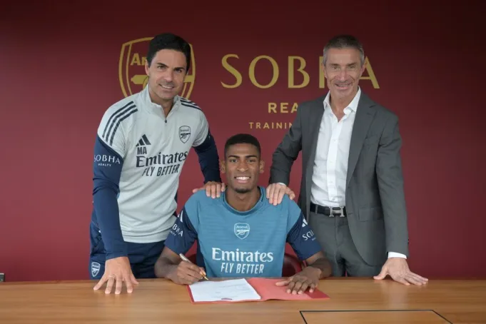 Arsenal mengkonfirmasi penandatanganan baru - 'Ketika pelatih menunjukkan keyakinan itu pada Anda'

