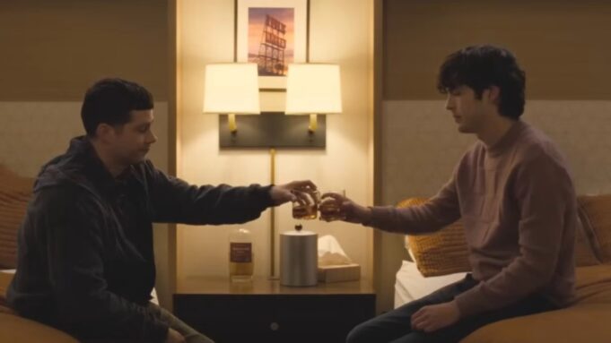 Dylan O'Brien dan James Sweeney Menjadi Saudara
