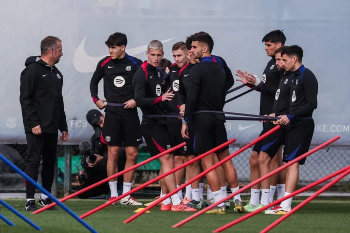 Flick menghapus anak -anak dari pramusim Barcelona setelah kesepakatan Rashford
