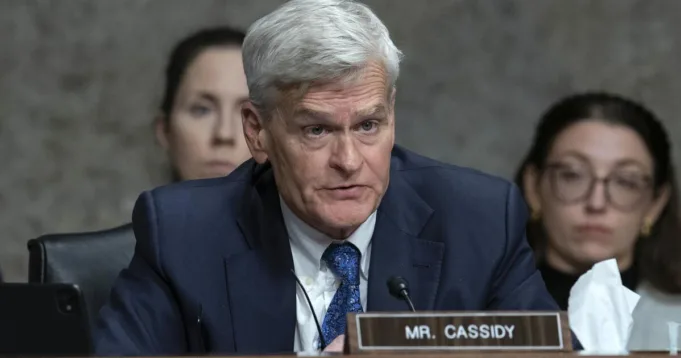 Hiltzik: Senator GOP akhirnya menyerang kembali melawan RFK Jr.
