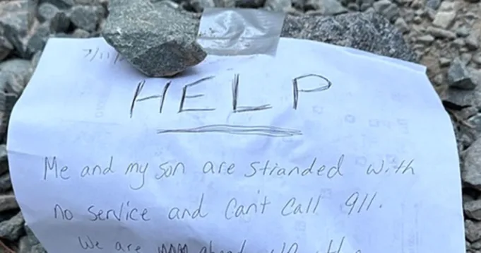 Ibu terdampar di California Forest Leaves Trail of Notes
