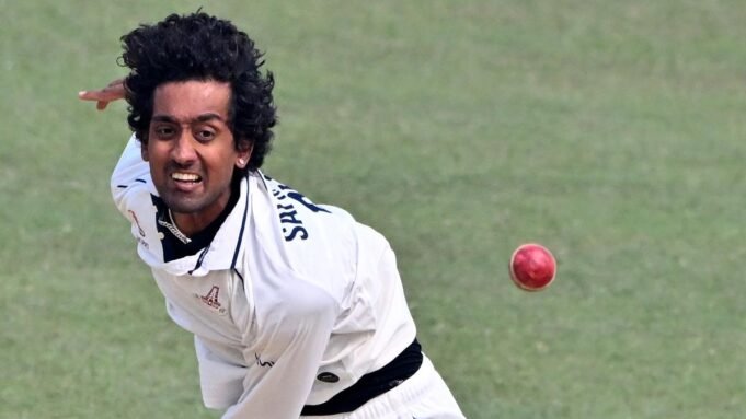 India di Kejuaraan Kabupaten: Sai Kishore memilih gawang pertama untuk Surrey; Chahal Goes Wicketless vs Middlesex
