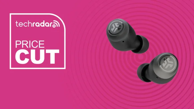 Kami menyebutnya Jlab Go Air Pop ini "sangat bagus" dan mereka sekarang sangat murah hanya dengan $ 20 di Best Buy
