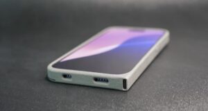 Kasing iPhone ini menambahkan port USB-C ke model petir
