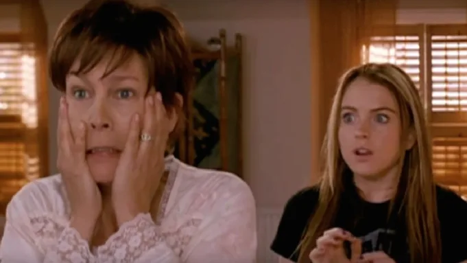 Lindsay Lohan ingat Jamie Lee Curtis menginginkan semua orang ke tempat tag nama pada hari Jumat yang aneh
