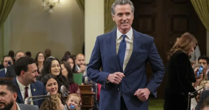 Newsom mendorong reformasi perumahan besar melalui legislatif California
