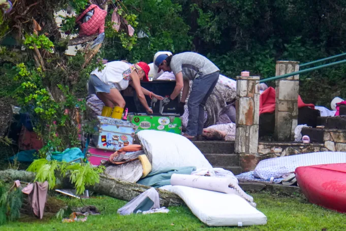 Pejabat FEMA berhenti setelah Trump memotong respons banjir Texas yang pincang
