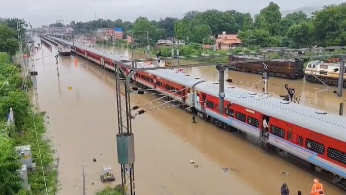 Heavy rains lashed in Madhya Pradesh.