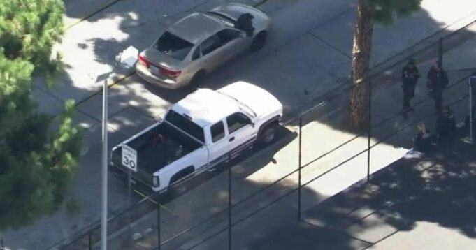 Penembak pada umumnya setelah pria ditemukan mati di dalam mobil dekat Whittier School
