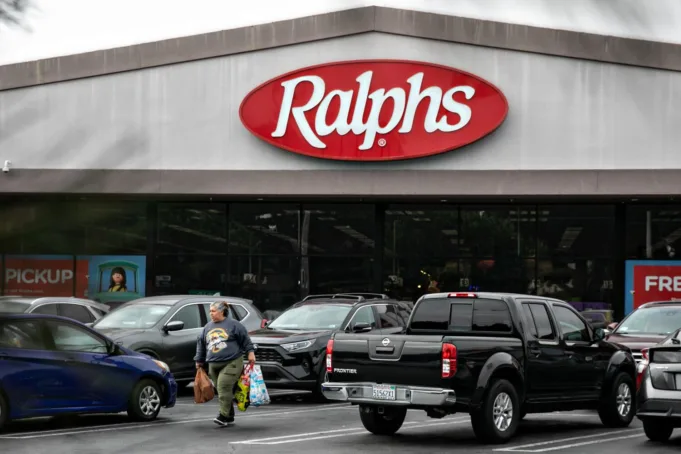 Perusahaan induk Ralphs Kroger berencana untuk menutup 60 lokasi
