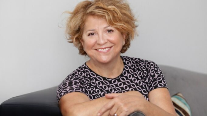 Produser Almodóvar Esther García memenangkan penghargaan San Sebastian Donostia
