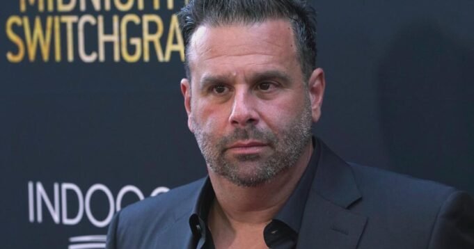 Randall Emmett Membayar Hutang WGA lama di tengah proyek Scorsese
