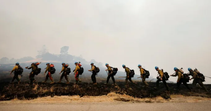 Ulasan 'When It All Burns': Pelajaran pemadam kebakaran dari garis depan
