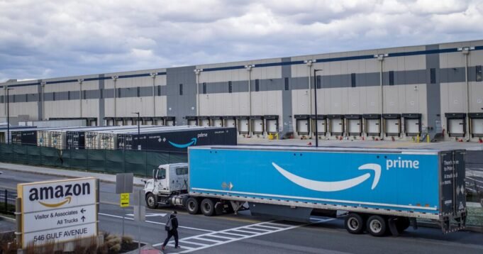 Aktivis Hollywood menuntut amazon membahas perawatan pekerja hamil
