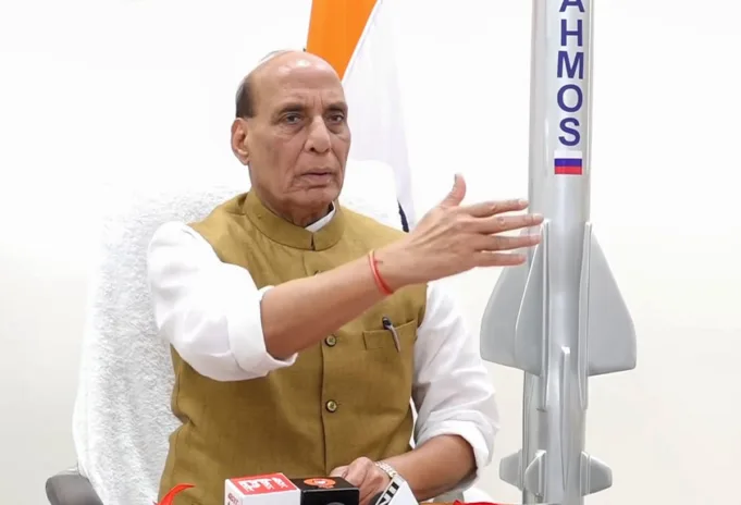 Chakra Sudarshan menjadi kenyataan segera; Kebutuhan pertahanan diri dari jam ini: Rajnath Singh
