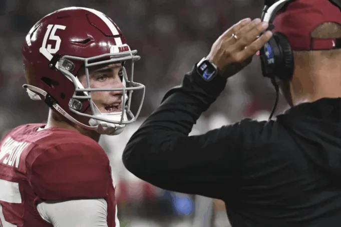 College Football Week 1 Taruhan Terbaik: Pilihan & Prediksi Taruhan Teratas
