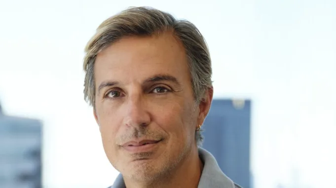 David Bittler keluar dari Nickelodeon setelah 25 tahun
