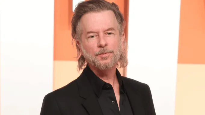 David Spade hampir menggunakan senjata pada pencari tanda tangan yang menguntitnya
