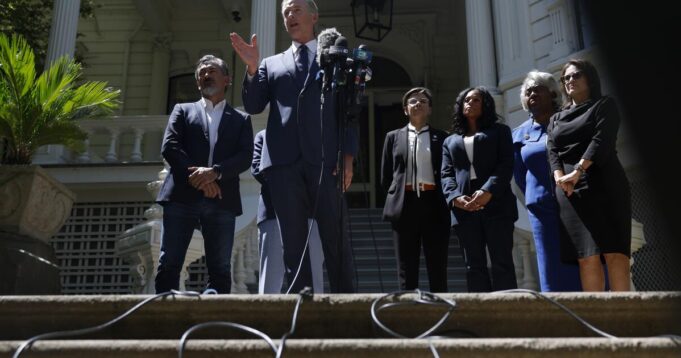 Demokrat Texas bertemu dengan Newsom untuk menghentikan dorongan Trump untuk 'rig' pemilihan 2026

