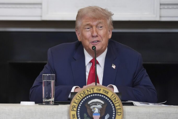 Dunia bermain Donald Trump - dan dia baik -baik saja dengan itu
