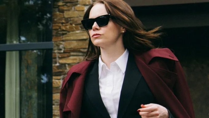 Emma Stone, Jesse Plemons dalam Duel Penculikan yang memukau
