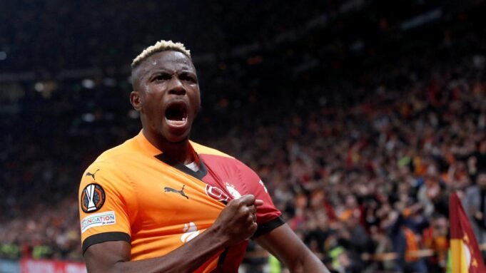 Galatasaray memecahkan rekor transfer Turki untuk menandatangani Victor Osimhen dari Napoli
