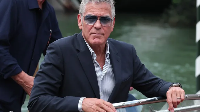 George Clooney merindukan konferensi pers Venice 'Jay Kelly' karena infeksi sinus
