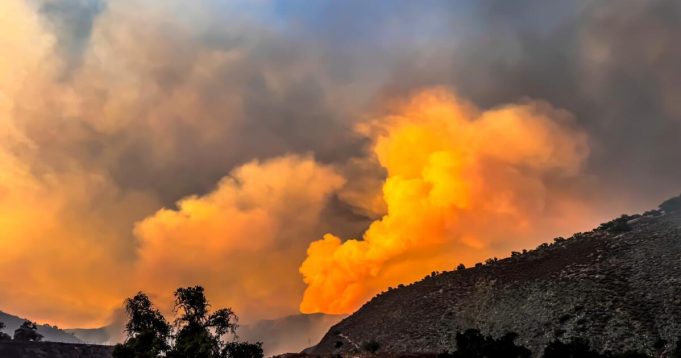 Gifford Fire membakar hampir 50.000 hektar di Hutan Nasional Los Padres
