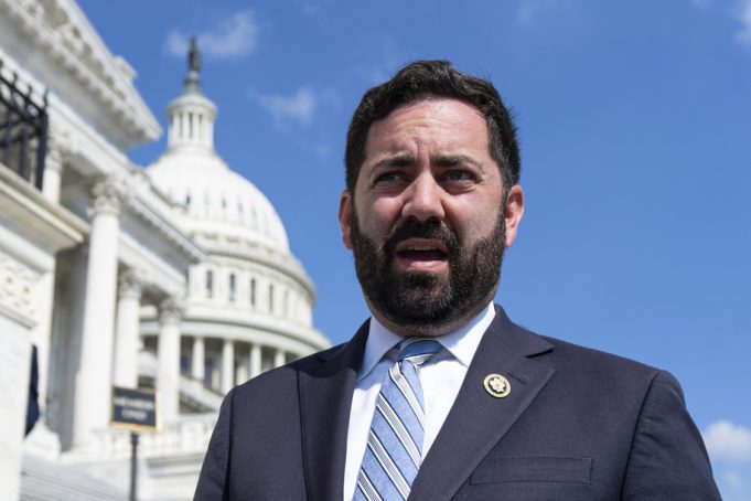 House Republican mencoba mempertahankan pemotongan Medicaid - dan itu berjalan buruk
