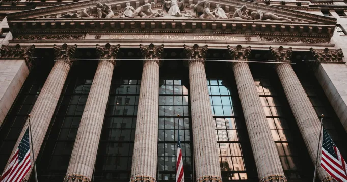 Indeks Wall Street memperluas kerugian saat perseteruan yang ditrumpal Trump meningkat
