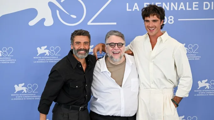 Jacob Elordi, Oscar Isaac mendapatkan tepuk tangan meriah
