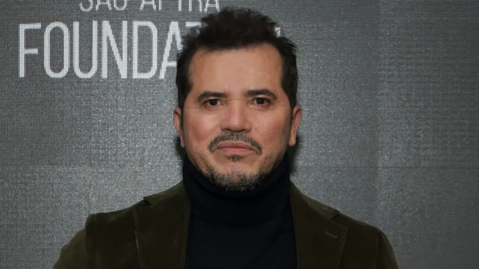 John Leguizamo mengatakan dia merasa 'dipermalukan' membintangi 'tentang Henry'
