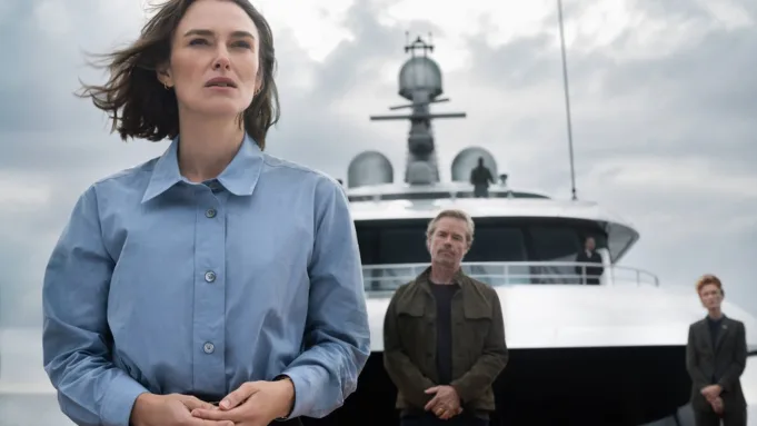 Keira Knightley dalam pembunuhan Netflix Yacht

