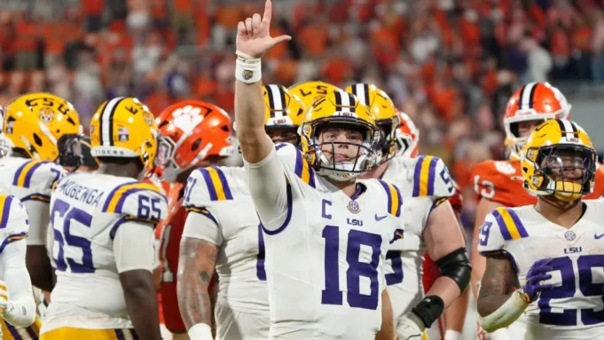 LSU mengakhiri lima kekalahan beruntun di pembuka, puncak Clemson
