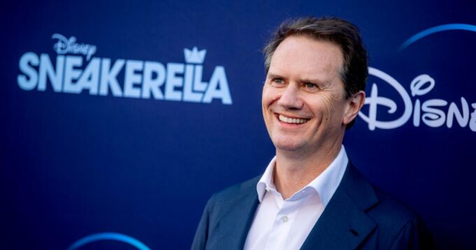 Mantan bos Disney untuk menjalankan upacara Olimpiade LA 2028
