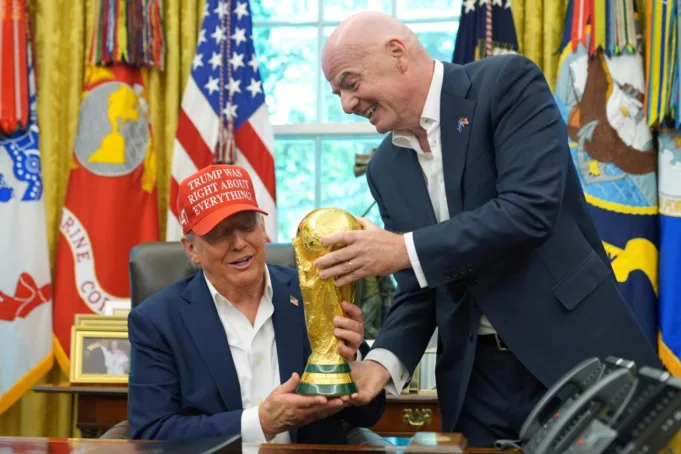 Media Afrika Memanggang Infantino FIFA Tentang Welcome in Us di Piala Dunia
