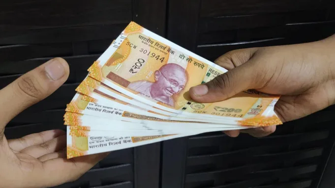 Memberdayakan Keluarga Pendapatan Ganda India untuk Kebebasan Keuangan: Era Baru Ketahanan
