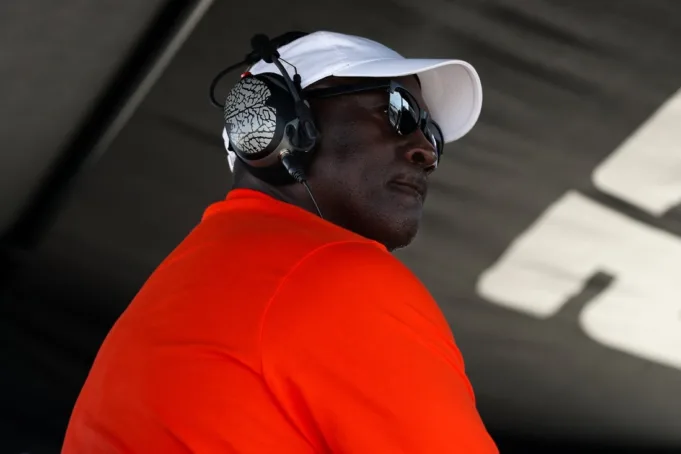Michael Jordan mengungkapkan pembangkangan selama, setelah sidang Pengadilan NASCAR
