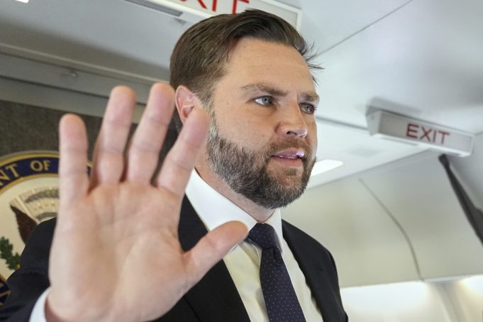 Pangeran JD Vance memiliki sungai yang dibesarkan untuk ulang tahunnya
