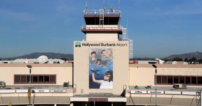 Penerbangan Barat Daya dari Burbank turun ratusan kaki untuk menghindari kemungkinan tabrakan
