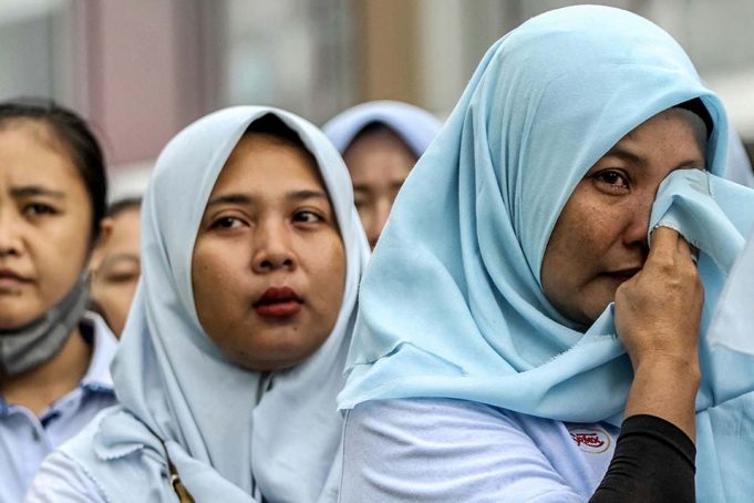 Para pengusaha di Indonesia telah menyerukan pemerintah untuk mengambil langkah cepat guna mencegah PHK dan meningkatkan daya saing ekonomi.